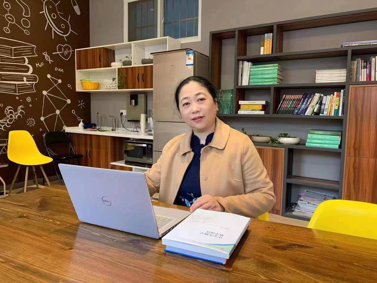 崔鸿(1).jpg